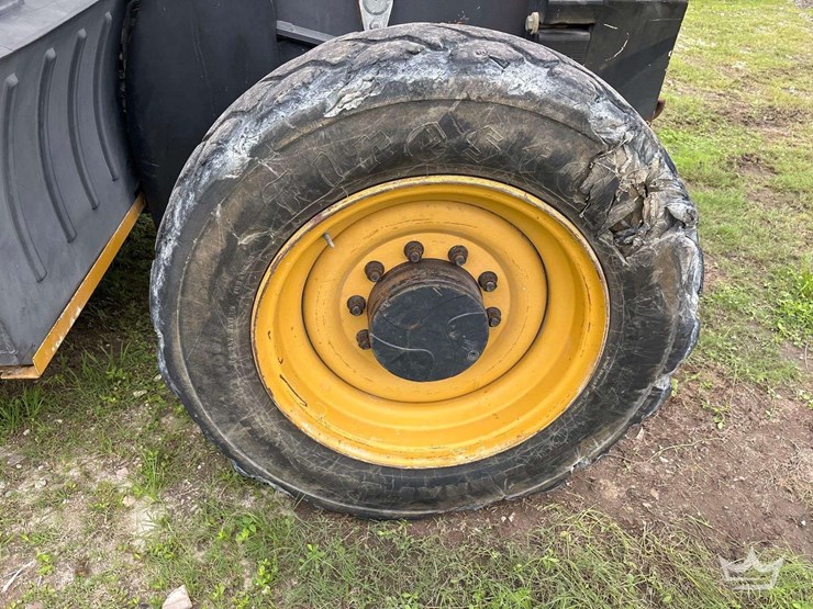 caterpillar-tl943-image-13