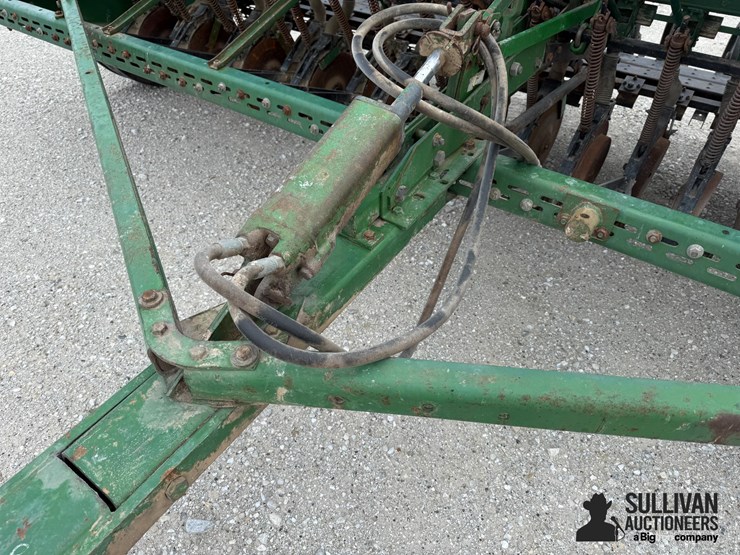 john-deere-8300-image-11