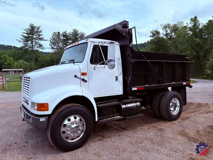 1994-international-8100-image-1