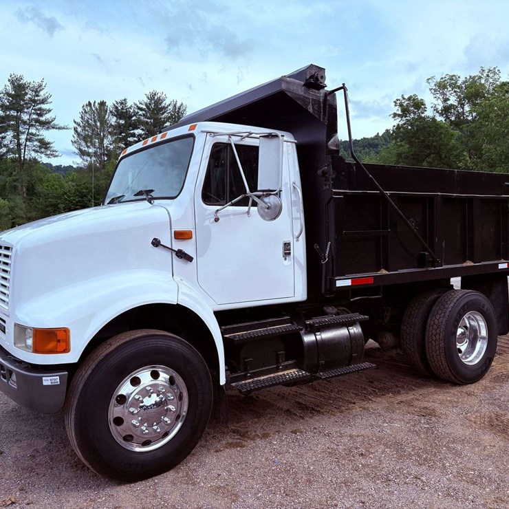 1994 INTERNATIONAL 8100