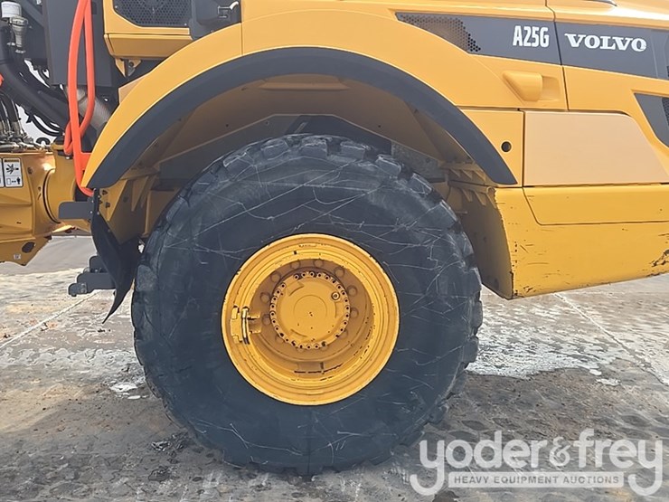 2023-volvo-a25g-image-12