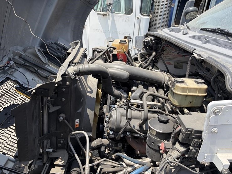 2016-ford-f650-image-12