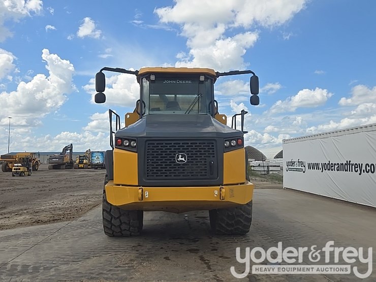 2023-deere-260e-image-8