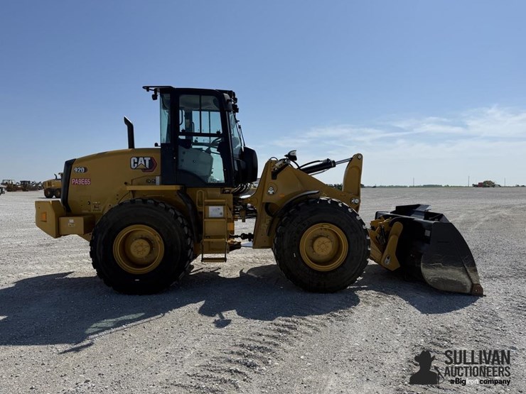 2021-caterpillar-920-image-4