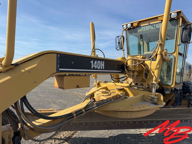caterpillar-140h-image-13