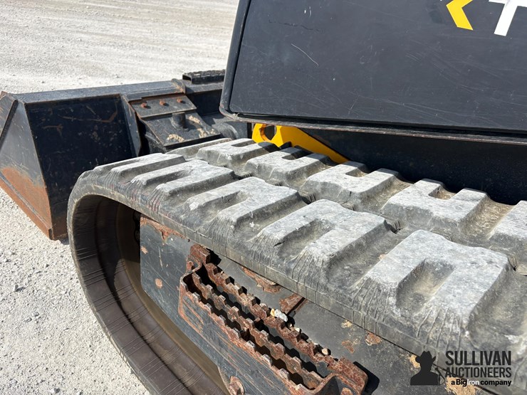 2022-jcb-3ts-8t-image-9