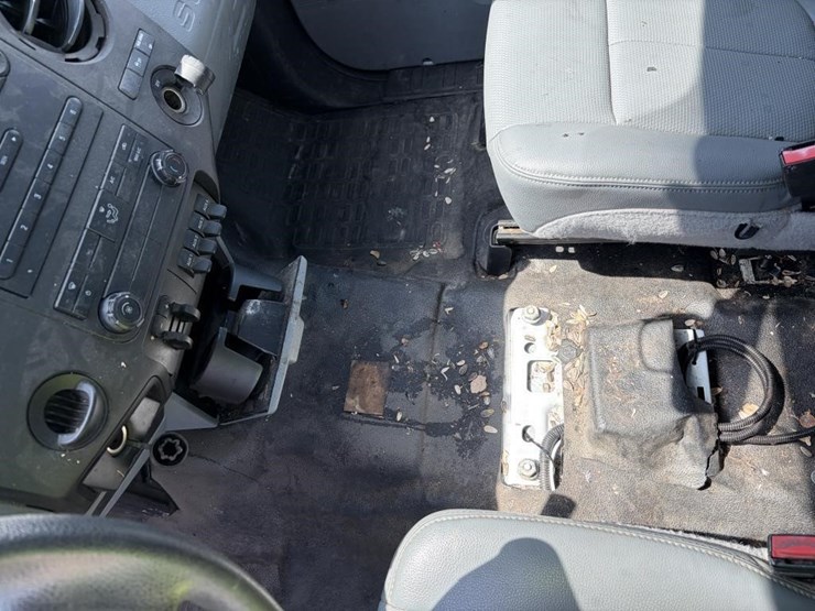 2015-ford-f250-sd-image-18