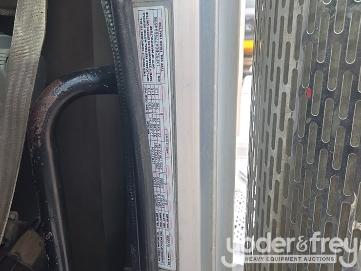 2007-peterbilt-379-image-62