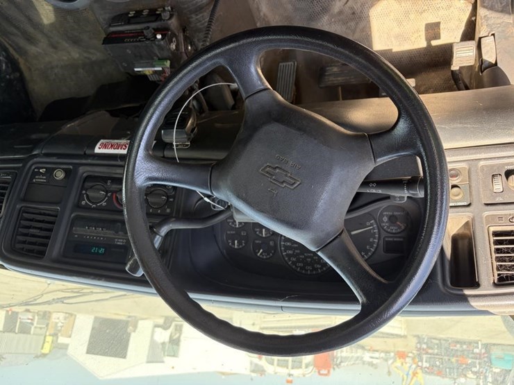 2001-chevrolet-2500hd-image-13
