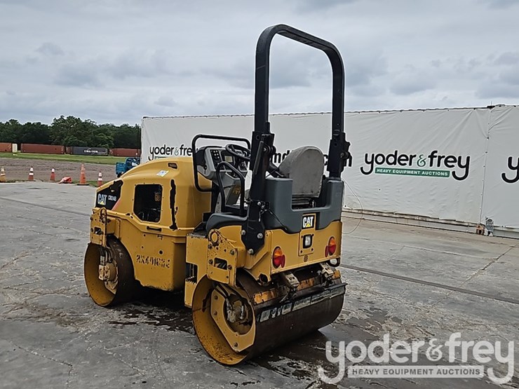 2019-caterpillar-cb24b-image-3