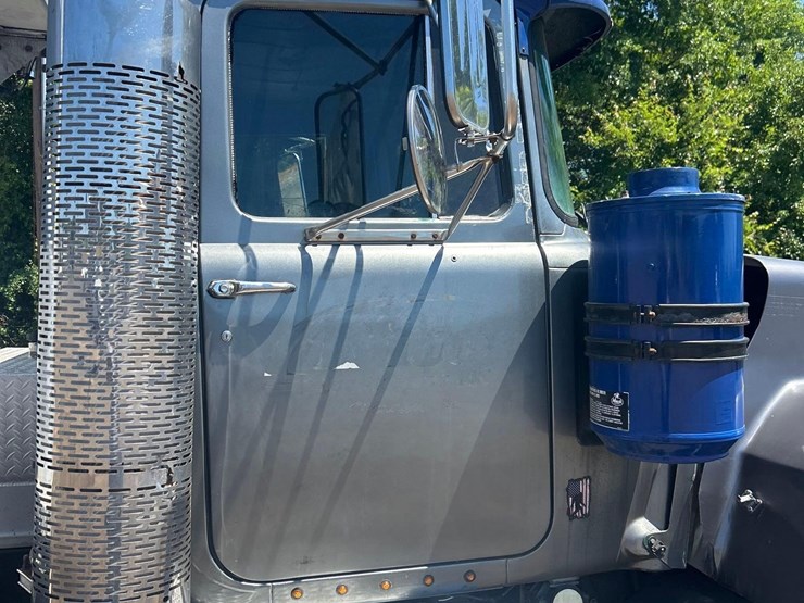 2001-mack-rd688s-image-35