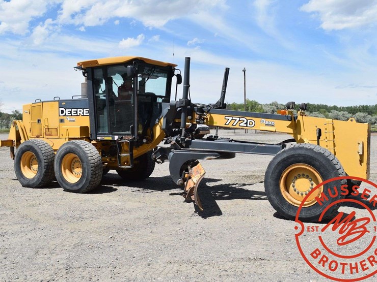 2008-deere-772d-image-15