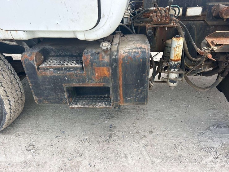 1998-mack-dm690s-image-17
