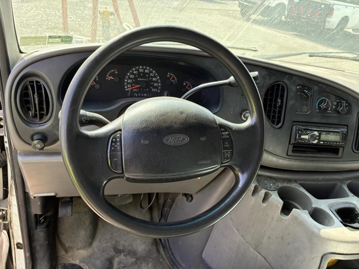 2002-ford-e350-sd-image-16