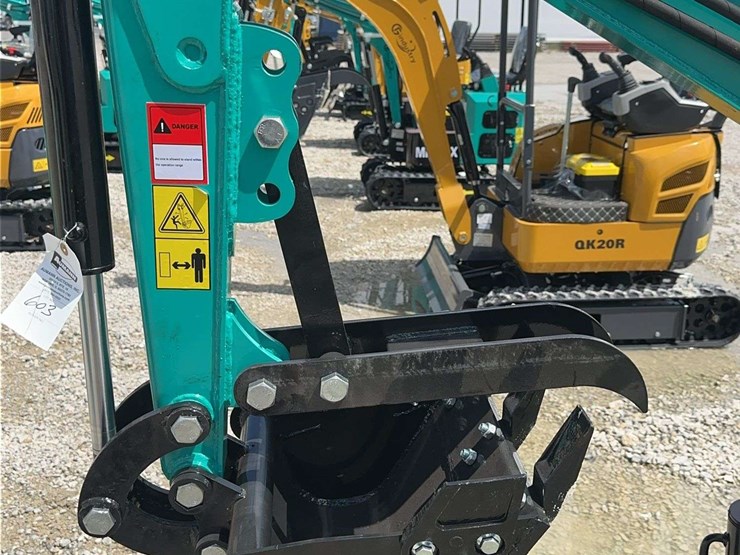 cfg-industrial-kv16r-mini-excavator-image-14
