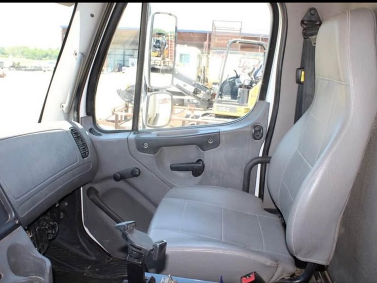 #2207-•-2019-freightliner-water-truck-image-5