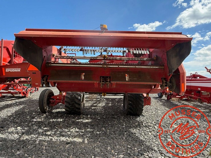 spudnik-6640-4-row-potato-harvester-image-4