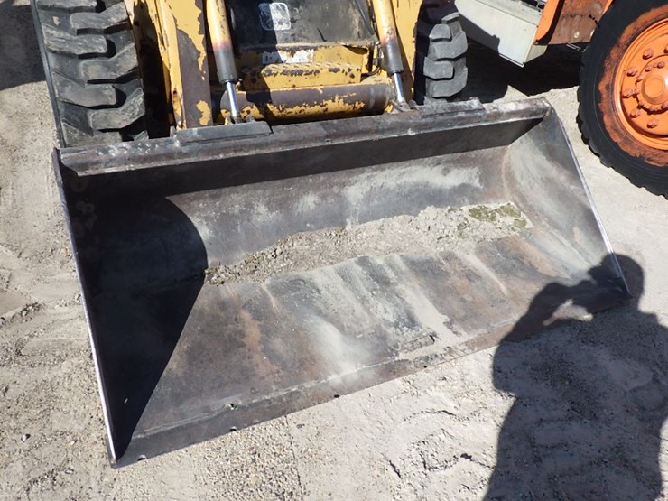 2000-john-deere-250-image-2