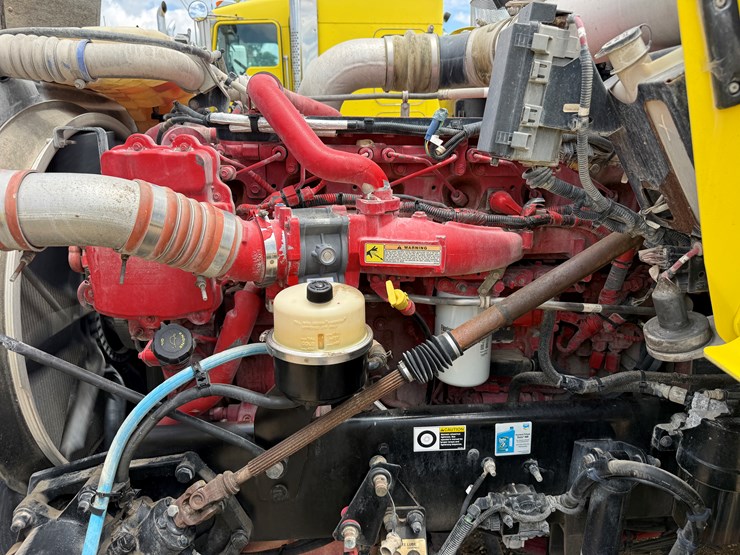2015-kenworth-t800-image-9