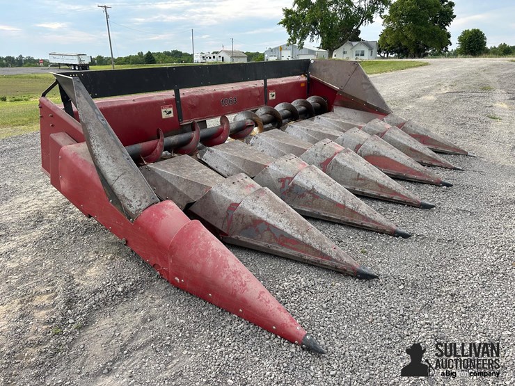 case-ih-1063-image-3