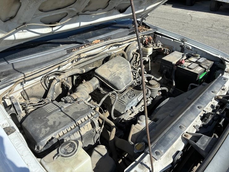 2013-toyota-tacoma-image-9