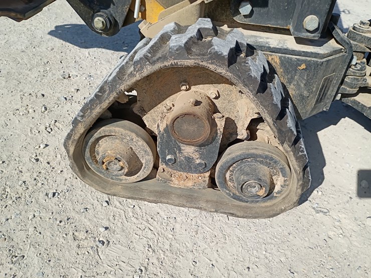 2017-ditch-witch-r300-image-45