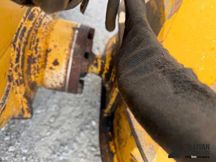 2017-deere-450j-lgp-image-16
