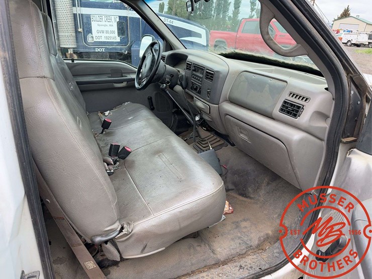 1999-ford-f550-image-13