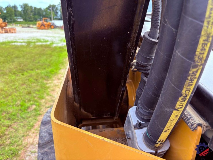 2018-caterpillar-299d2-xhp-image-46