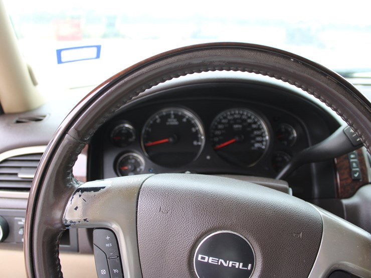 2008-gmc-yukon-xl-image-10