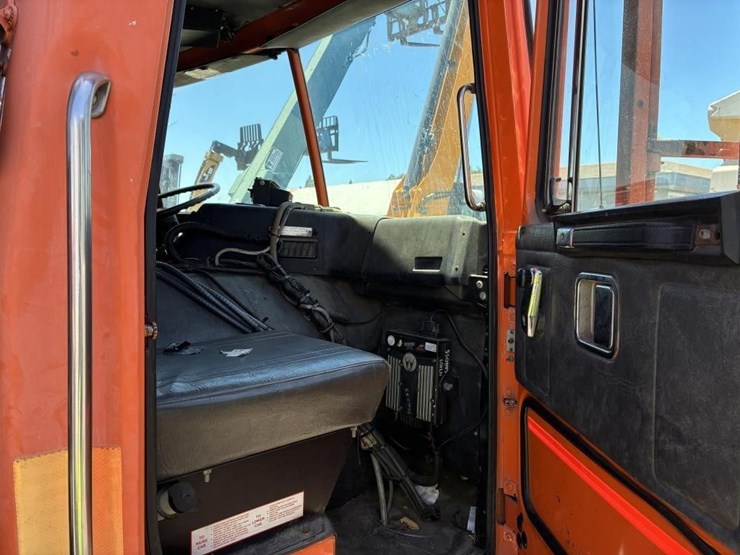 1993-volvo-xpeditor-image-11