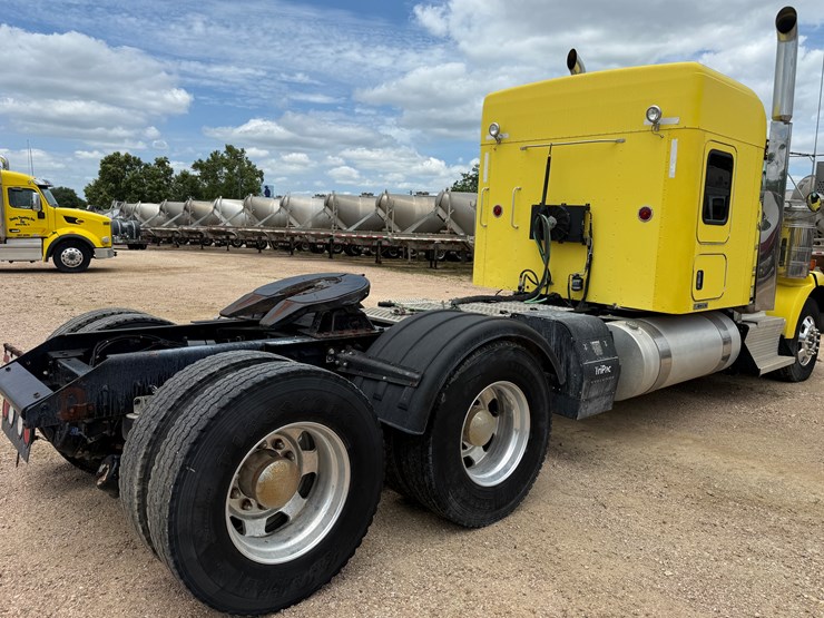 2015-kenworth-t800-image-5