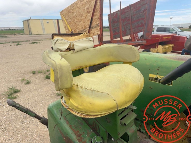 john-deere-3020-image-21