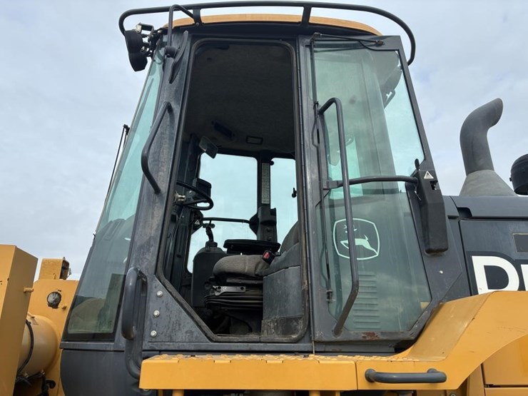 2018-deere-644k-image-16