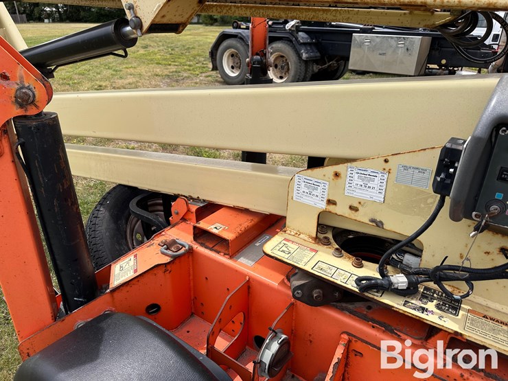 2012-jlg-t500j-image-11