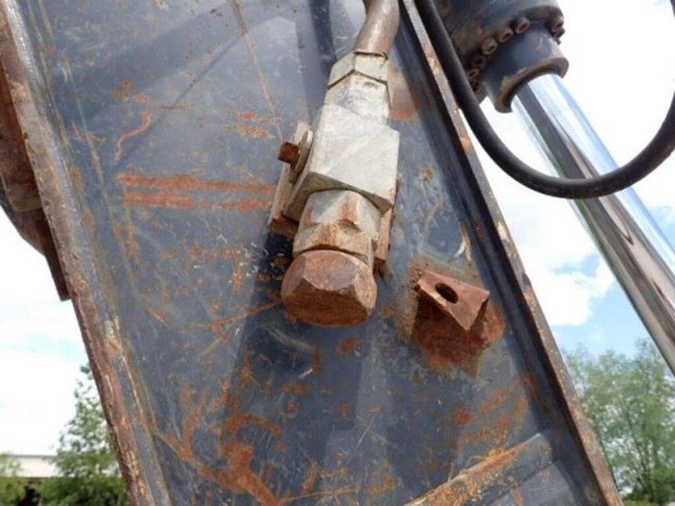 2009-deere-270d-lc-image-30