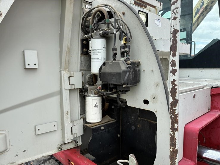 2018-takeuchi-tb2150-image-38