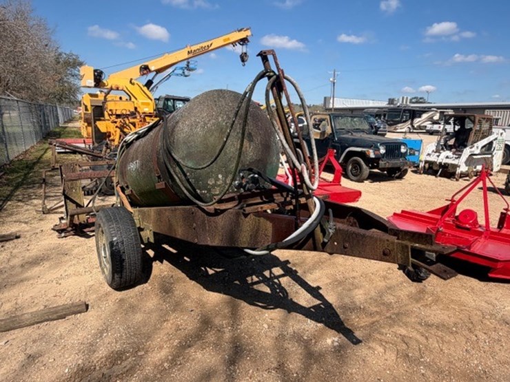 #968-•-300-gallon-sprayer-on-trailer-image-2