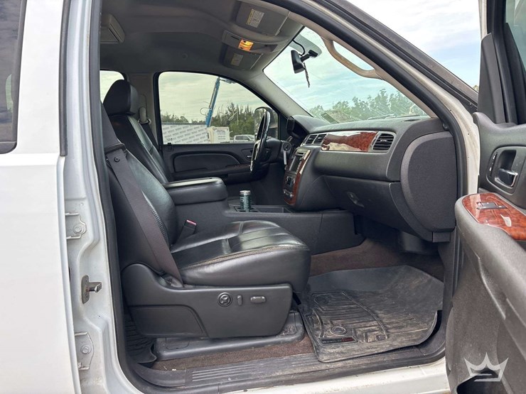 2007-chevrolet-silverado-3500hd-4x4-crew-cab-flatbed-truck-image-28