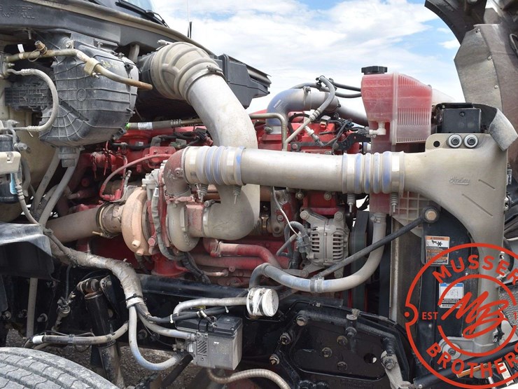 2016-kenworth-t880-image-23