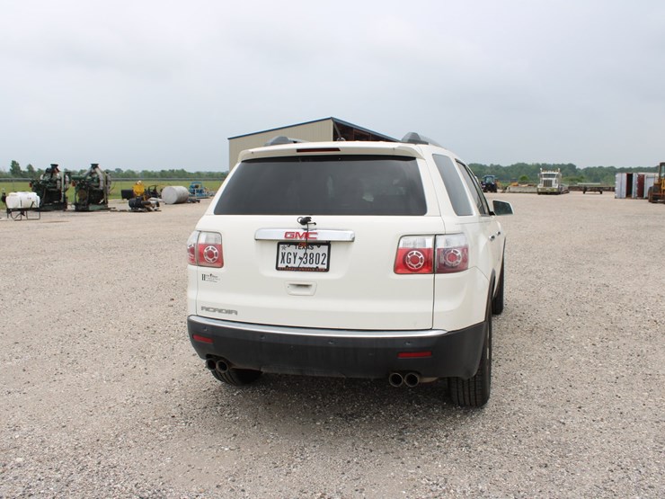 2012-gmc-acadia-image-4
