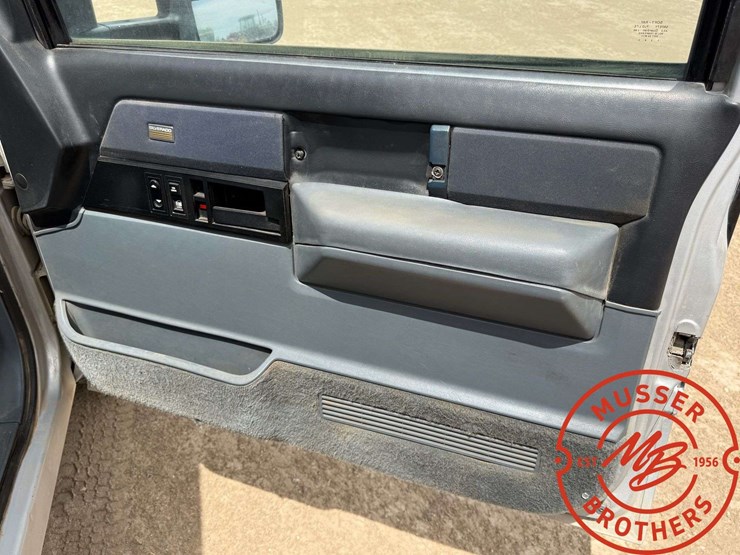 1989-chevrolet-2500-image-21