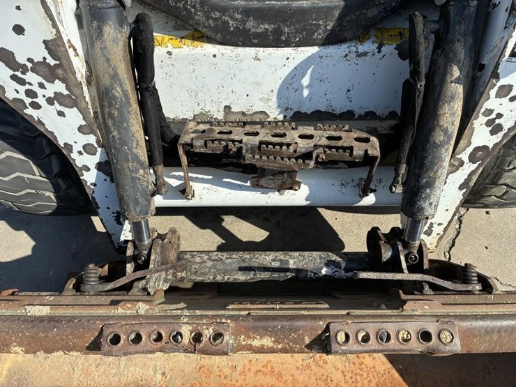 2023-bobcat-s590-image-8