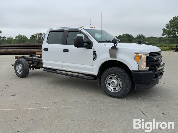 2017-ford-f350-xl-image-3