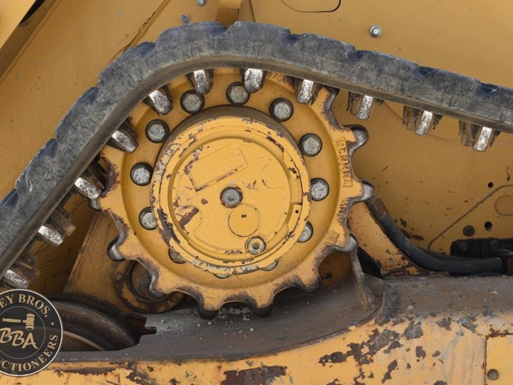 2023-caterpillar-259d3-image-30