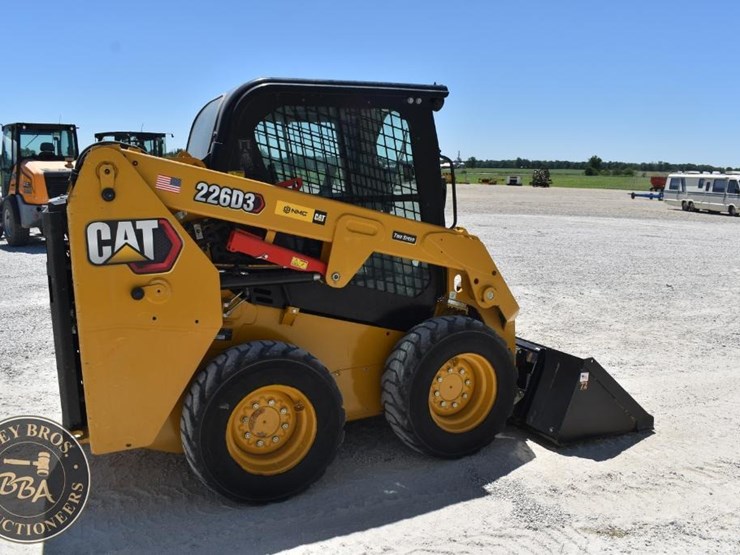 2024-caterpillar-226d3-image-17