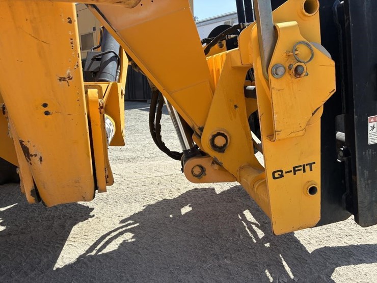 2014-jcb-550-140-image-6