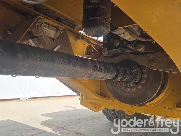 2023-deere-260e-image-28