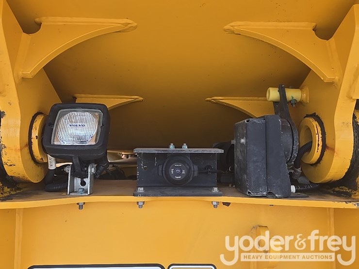 2023-volvo-a25g-image-36