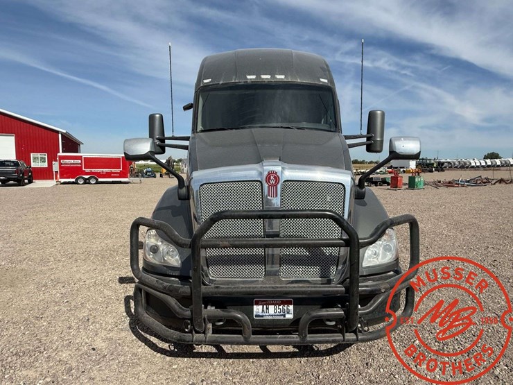 2020-kenworth-t680-image-7